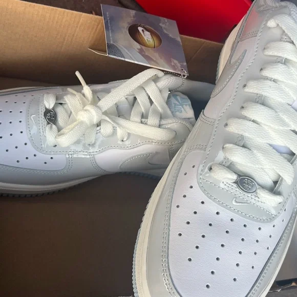 Nike Air Force 1 Photon Gray Patent leather size 11M - Picture 3 of 4